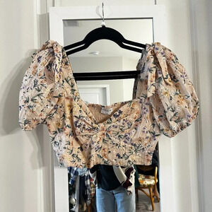 512 Lovers + Friends Cream Floral Puff Sleeve Crop Blouse Size Medium